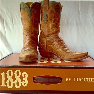 Lucchese cow girl boots brown size 8B